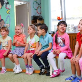 Когда лучше отдать ребенка в детский сад?